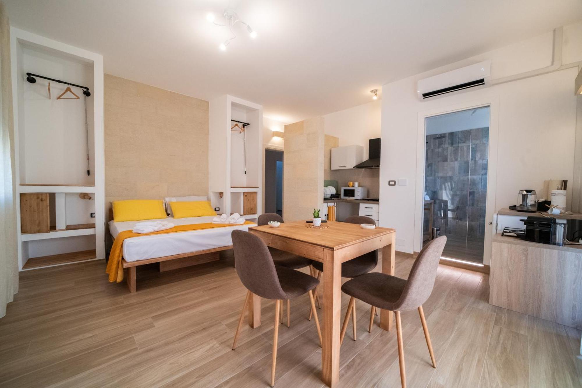 Pietra Bianca Bed & Breakfast Cutrofiano Dış mekan fotoğraf