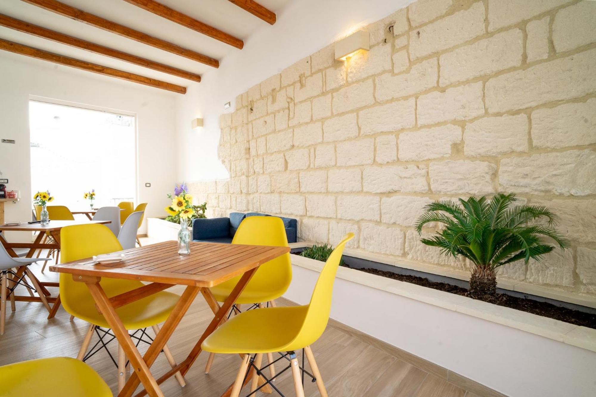 Pietra Bianca Bed & Breakfast Cutrofiano Dış mekan fotoğraf